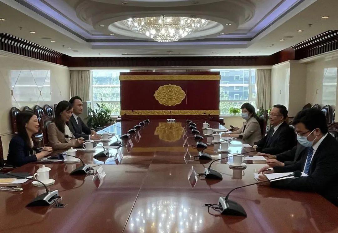 探索未來，2025新澳門正版免費(fèi)資本車時(shí)代來臨，探索未來，2025新澳門正版免費(fèi)資本車時(shí)代揭秘