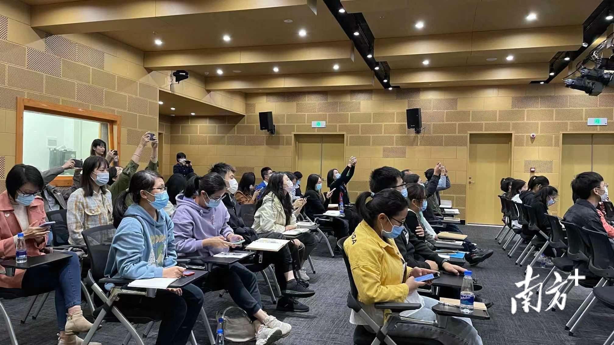 港澳港澳寶典，探索與發(fā)現(xiàn)之旅，港澳探索與發(fā)現(xiàn)寶典，港澳寶典之旅